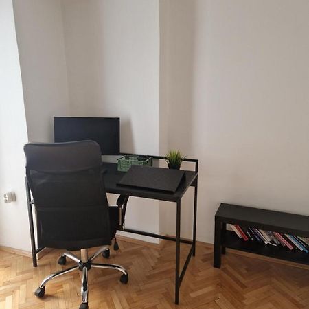 Comfy Center Apartment Скопие Екстериор снимка