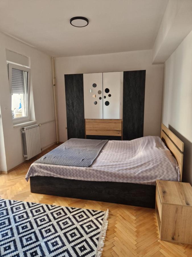 Comfy Center Apartment Скопие Екстериор снимка